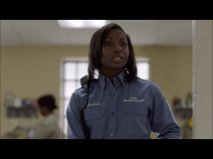 Lolita Foster as CO Maxwell ( Screen : Netflix )