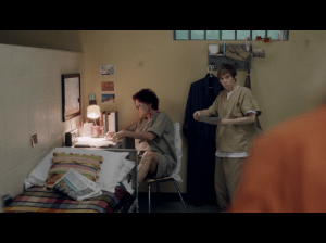 Kate Mugrew ( Red ) and Abigail Savage ( Gina Murphy )  [ Screen : Netflix ]